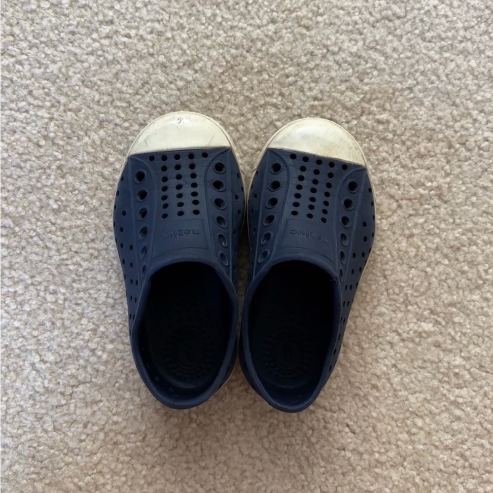 Navy Native Kids Shoes Size 6
